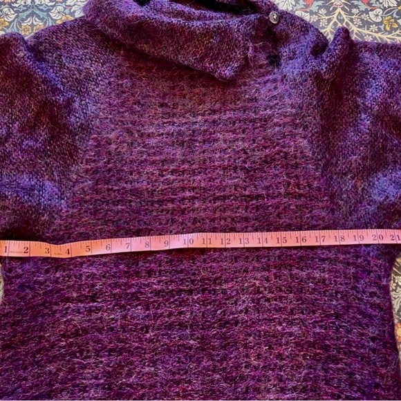 Beautiful Vintage Purple Mohair Turtleneck Sweater - Picture 8 of 9